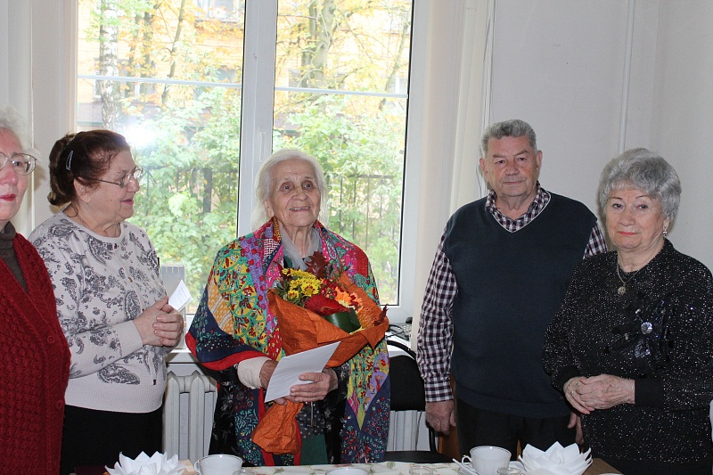 В Твери с 90-летием поздравили Веру Ивановну Слыневу